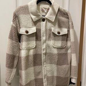 Warm large tan white fuzzy fleece large